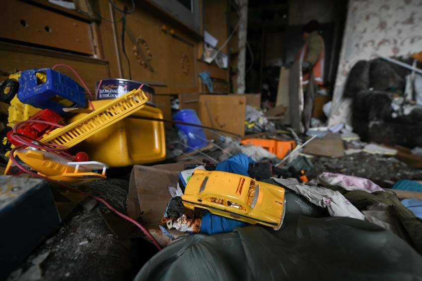 Ukrayna'dan yürek yakan savaş görüntüleri 14